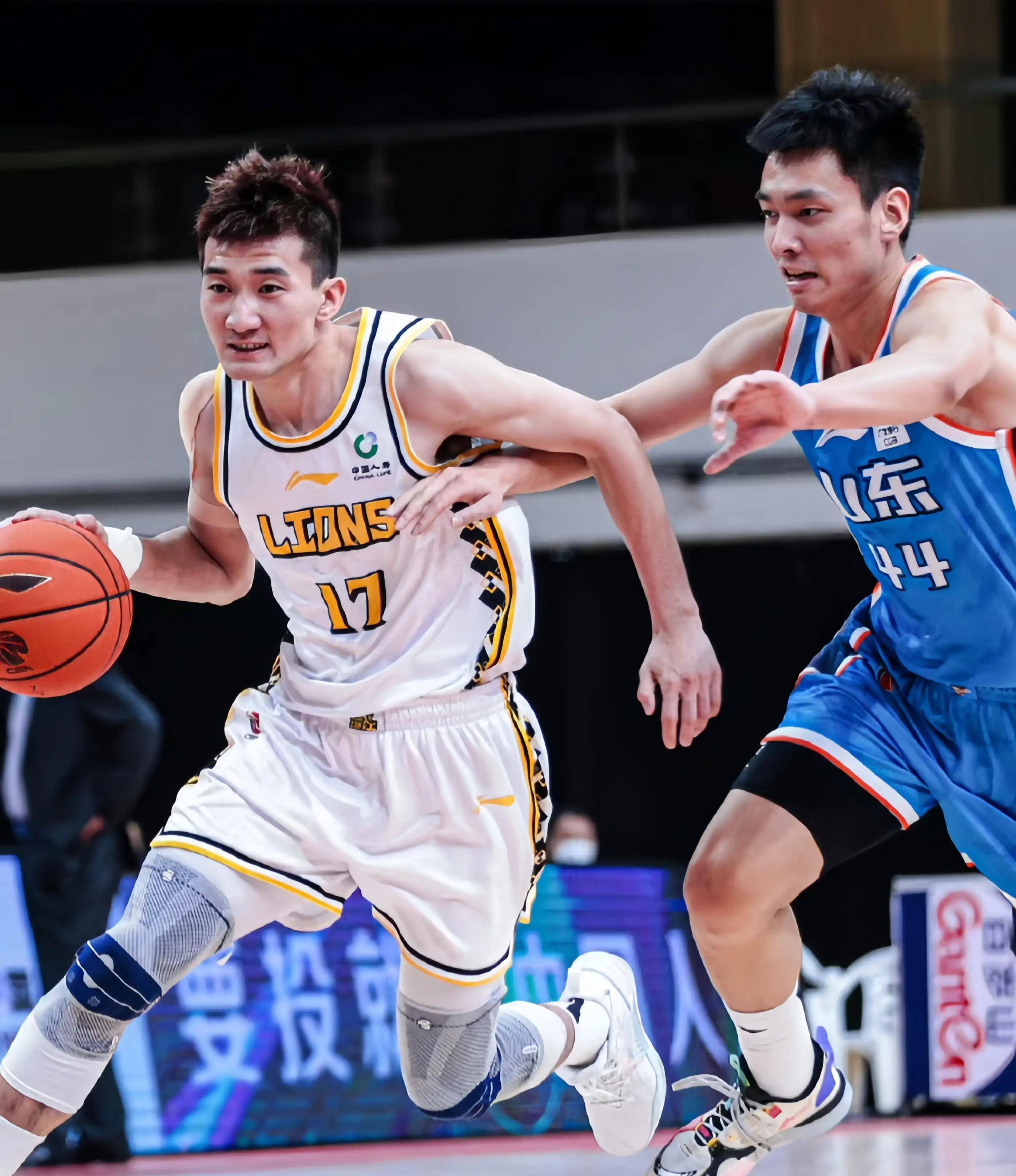 了他們的防 了他們的防